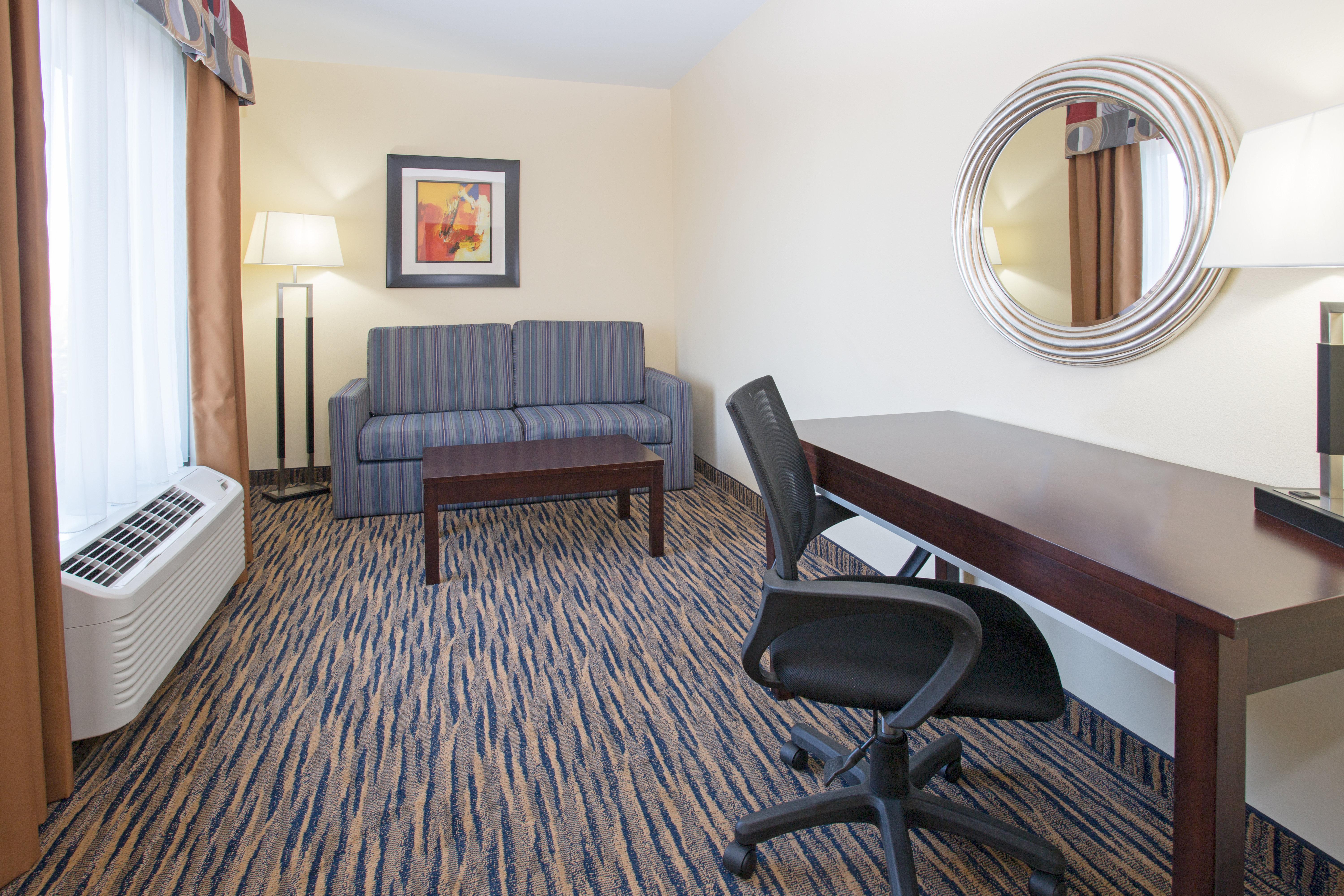 Holiday Inn Express & Suites Denver North - Thornton By Ihg Exterior foto